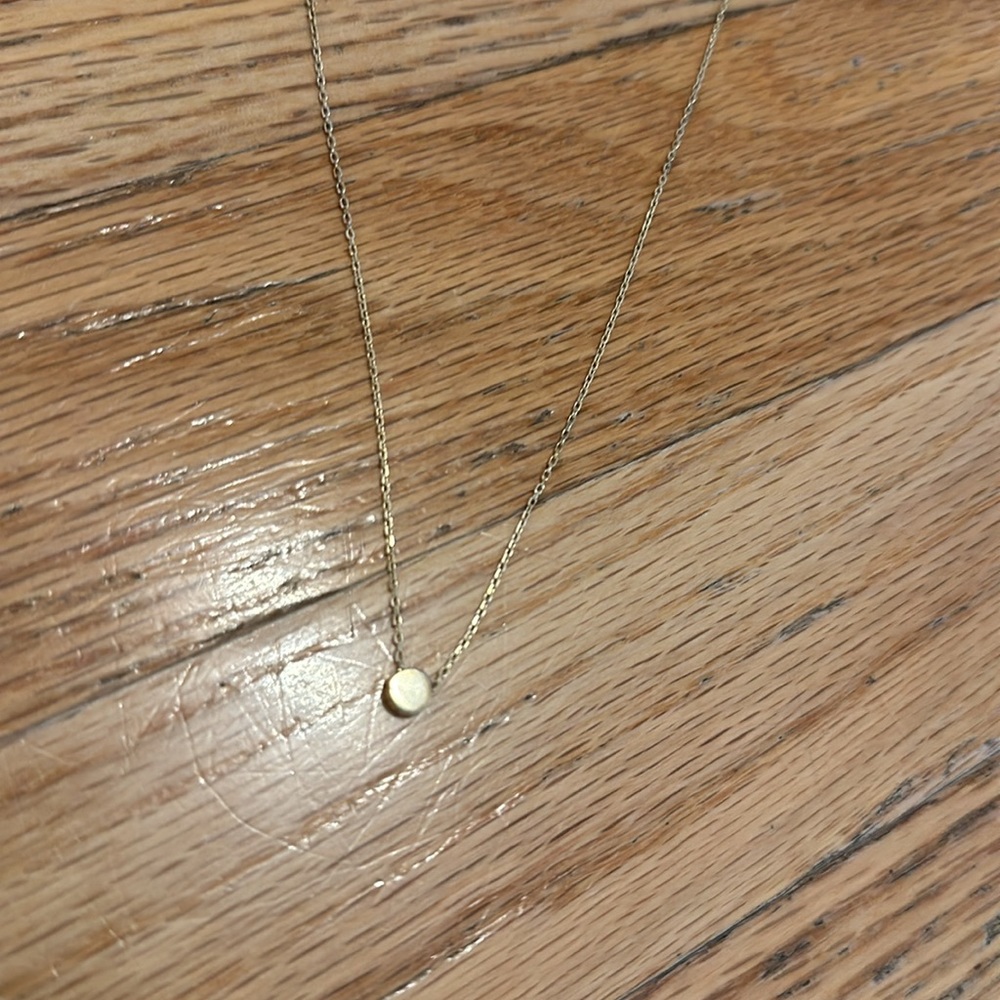 Gold circle necklace
